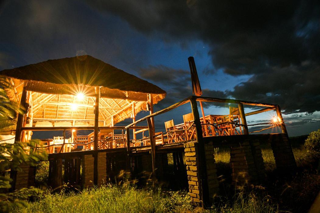Kazinga Wilderness Safari Camp Hotell Kasese Exteriör bild